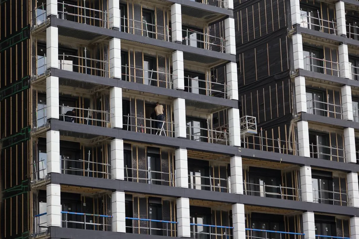 Estrutura de concreto de prédio em construção em obra predial